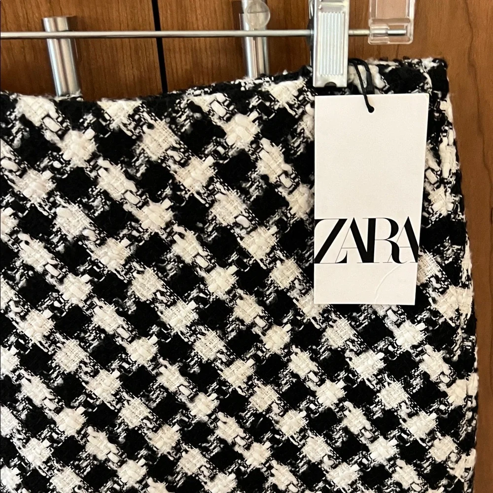 NWT Zara Black and White Checkered A-Line Skirt - Picture 3 of 4